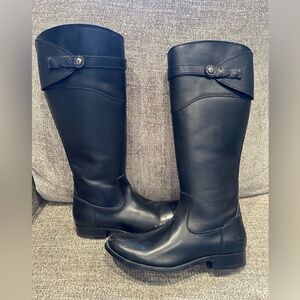 FRYE Ladies Women’s Size 7 1/2 B Black Leather Low Heel Side Zip Fashion…